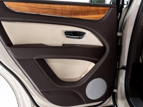 New 2025 Bentley Bentayga image 22