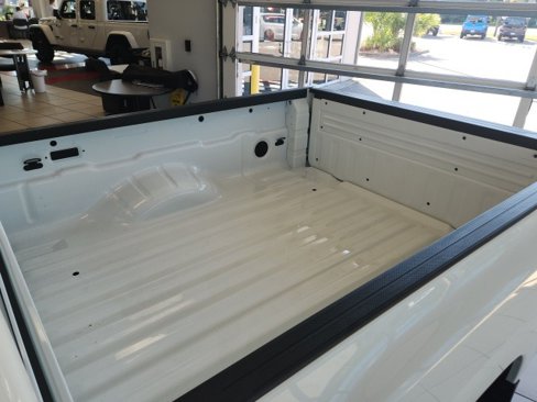 Used 2024 Nissan Frontier S image 13