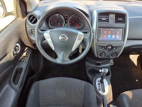 Used 2019 Nissan Versa SV image 5