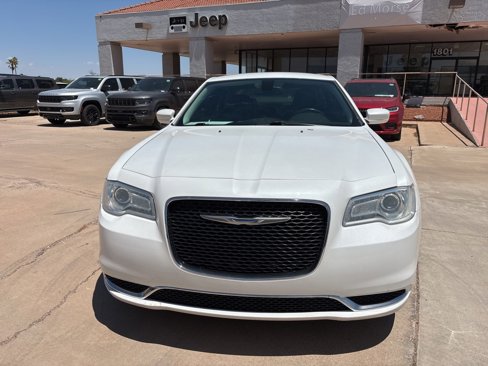 Used 2015 Chrysler 300 Limited image 2