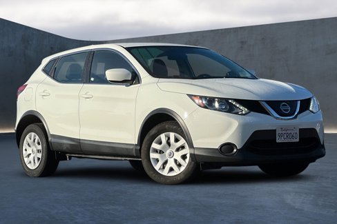Used 2019 Nissan Rogue Sport S image 2