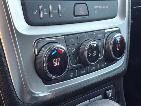 Used 2015 GMC Acadia SLT image 13