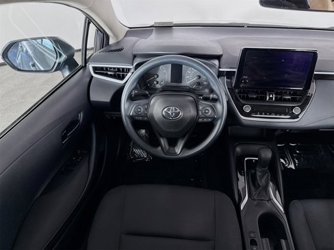 Used 2025 Toyota Corolla LE image 21