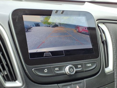 Used 2024 Chevrolet Malibu LT image 3