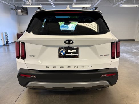 Used 2021 Kia Sorento EX w/ EX AWD X-Line Package image 8