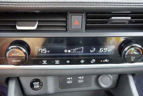 Used 2024 Nissan Rogue SV image 26