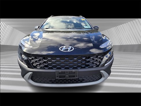 Certified 2022 Hyundai Kona SEL w/ Convenience Package image 2