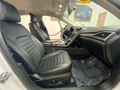 Used 2017 Ford Fusion Energi SE image 17