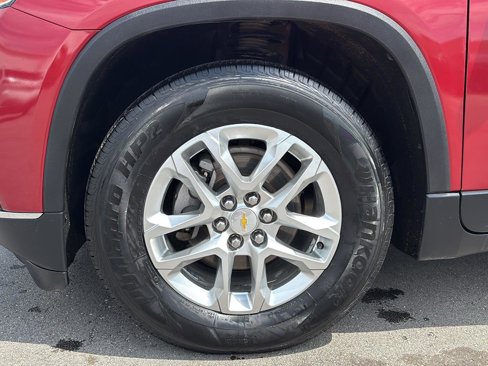 Used 2020 Chevrolet Traverse LT w/ Driver Confidence II Package image 9