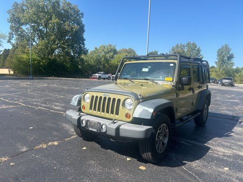Used 2013 Jeep Wrangler Unlimited Rubicon w/ Connectivity Group image 3