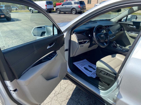 Used 2019 Cadillac XT4 Luxury w/ Cold Weather Package image 12