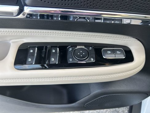 Used 2025 Lincoln Corsair FWD image 56