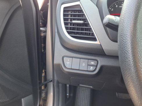 Used 2023 Kia Seltos LX image 18