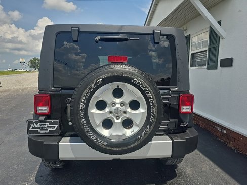 Used 2015 Jeep Wrangler Unlimited Sahara w/ Dual Top Group image 7
