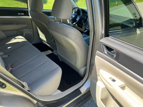 Used 2014 Subaru Outback 2.5i Premium image 10