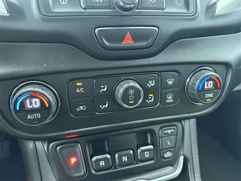 Used 2020 GMC Terrain SLE image 17