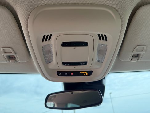 Certified 2021 Buick Envision Essence w/ Technology Package I image 27