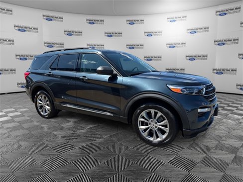 Used 2022 Ford Explorer XLT w/ Equipment Group 202A image 7