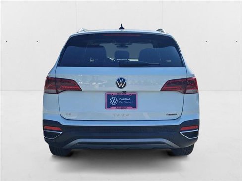 Certified 2024 Volkswagen Taos SE image 6