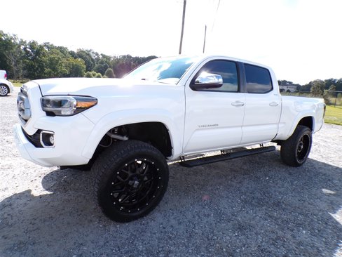 Used 2022 Toyota Tacoma Limited image 15