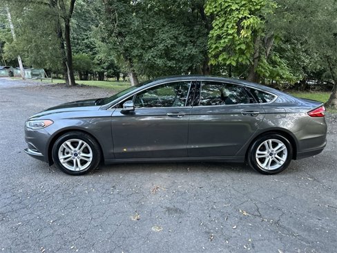 Used 2018 Ford Fusion SE w/ Fusion SE Technology Package image 5