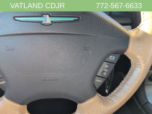 Used 2004 Ford Thunderbird image 18