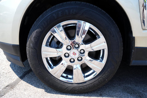 Used 2015 Cadillac SRX Luxury w/ Driver Awareness Package image 11