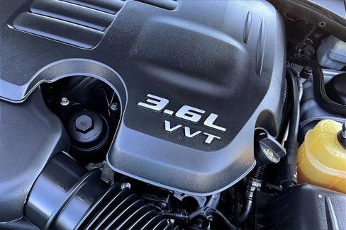 Used 2013 Chrysler 300 C image 34