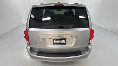 Used 2018 Dodge Grand Caravan GT image 4