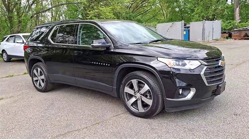 Used 2021 Chevrolet Traverse LT w/ LT Premium Package image 2