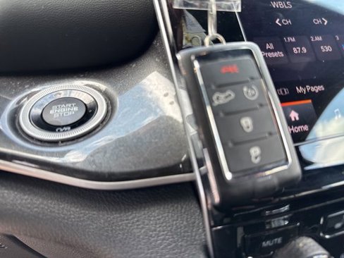 Certified 2022 Jeep Grand Cherokee Altitude image 38