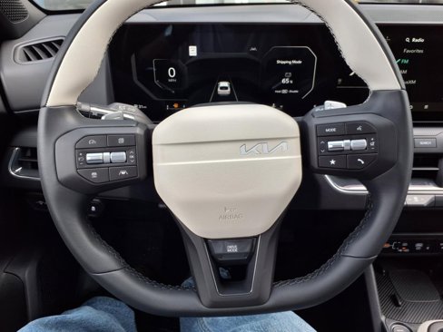 New 2025 Kia K4 GT-Line image 24