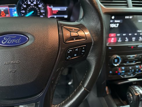 Used 2018 Ford Explorer XLT w/ Equipment Group 202A image 17