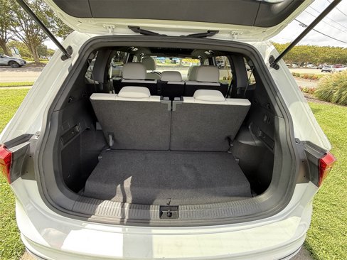 Used 2021 Volkswagen Tiguan SE R-Line image 30