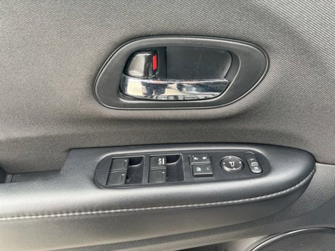 Used 2019 Honda HR-V Sport image 15