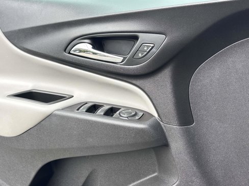 Used 2020 Chevrolet Equinox LS image 15