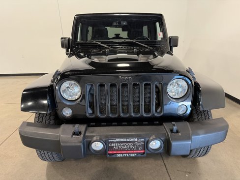 Used 2015 Jeep Wrangler Unlimited Sahara image 4