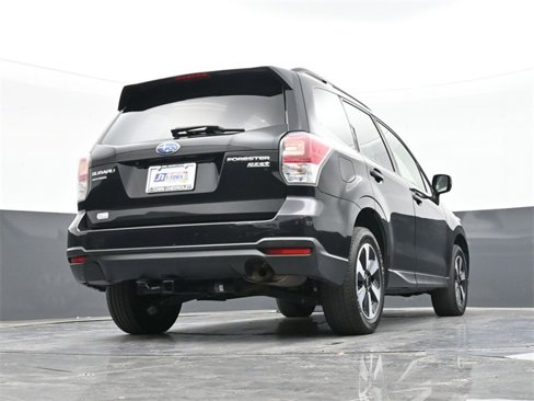 Used 2017 Subaru Forester 2.5i Premium w/ All-Weather Package image 40