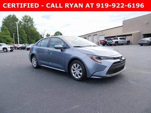 Used 2025 Toyota Corolla LE image 2