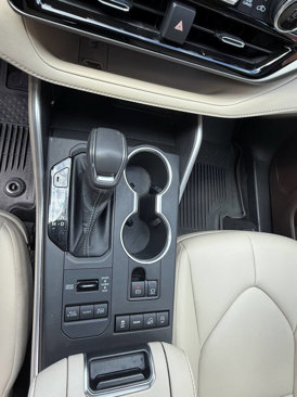 Used 2022 Toyota Highlander XLE image 10