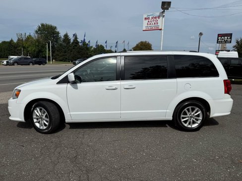 Used 2018 Dodge Grand Caravan SXT image 2