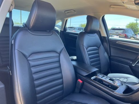 Used 2019 Ford Fusion SEL image 23
