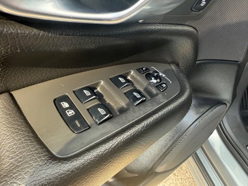 Used 2018 Volvo XC90 T5 Momentum w/ Convenience Package image 23