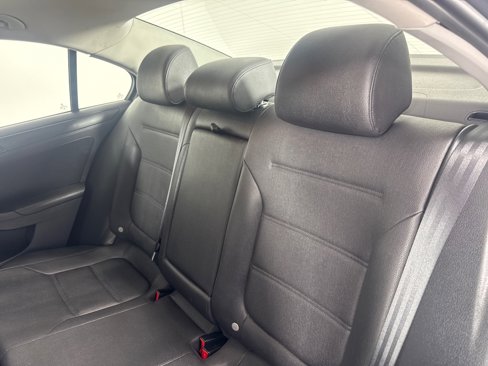 Used 2011 Volkswagen Jetta SE image 19