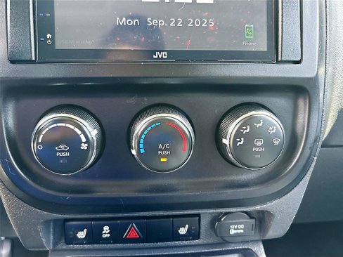 Used 2017 Jeep Patriot Latitude image 16