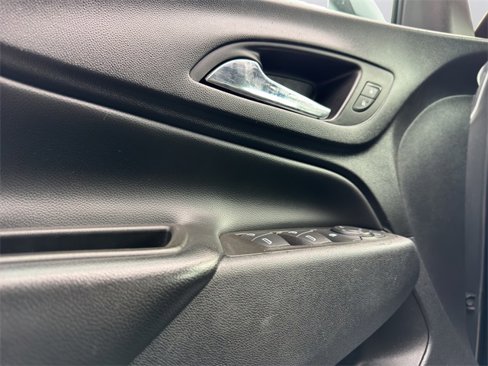 Used 2021 Chevrolet Equinox LT image 12