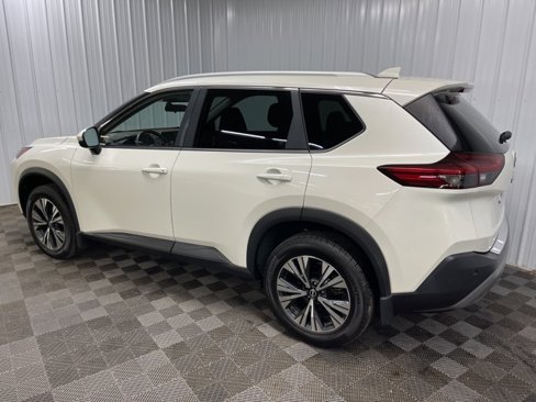 Used 2022 Nissan Rogue SV w/ SV Premium Package image 6