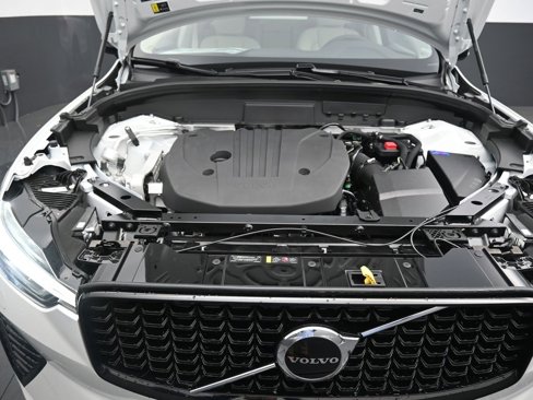 New 2025 Volvo XC60 B5 Core w/ Climate Package image 40