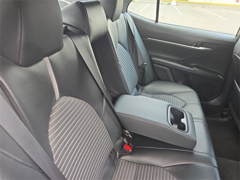 Used 2023 Toyota Camry SE image 31