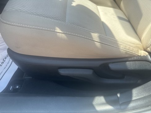 Used 2016 Toyota Corolla LE image 16